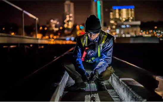 Protective Eyewear: Keeping Your Vision Safe on the Job